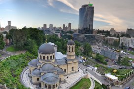 Квартира посуточно в Киеве на ул. Шелковичная, 48